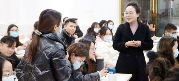 礼泉 专家指导+名师授课+培优补弱+日清月结的教学模式