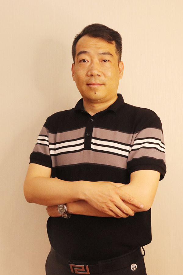 礼泉冯少坤 本科学历,毕业于陕西师范大学