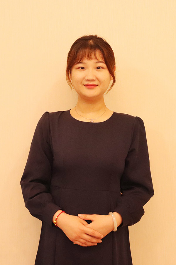 礼泉文哲 本科学历，优秀班主任